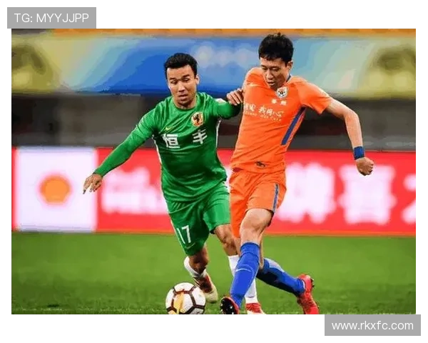 邯郸足球明星加盟中国联赛引发球迷热议与期待 邯郸足球明星加盟中国联赛引发球迷热议与期待