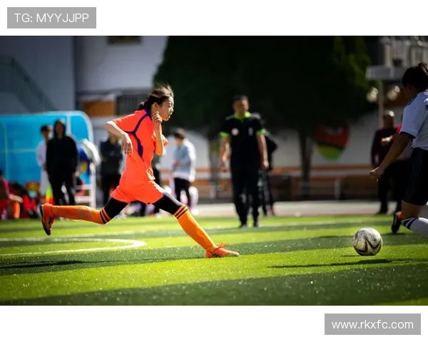 广州足球队的拼搏之路：一段不屈不挠的奋斗史诗