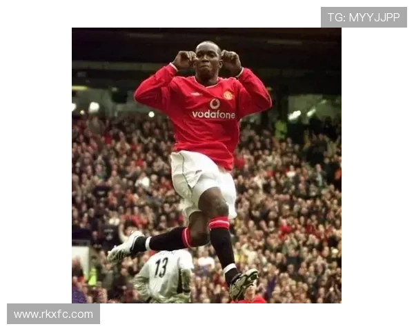 足球巨星告别赛场的感人时刻与伤感回忆视频集锦